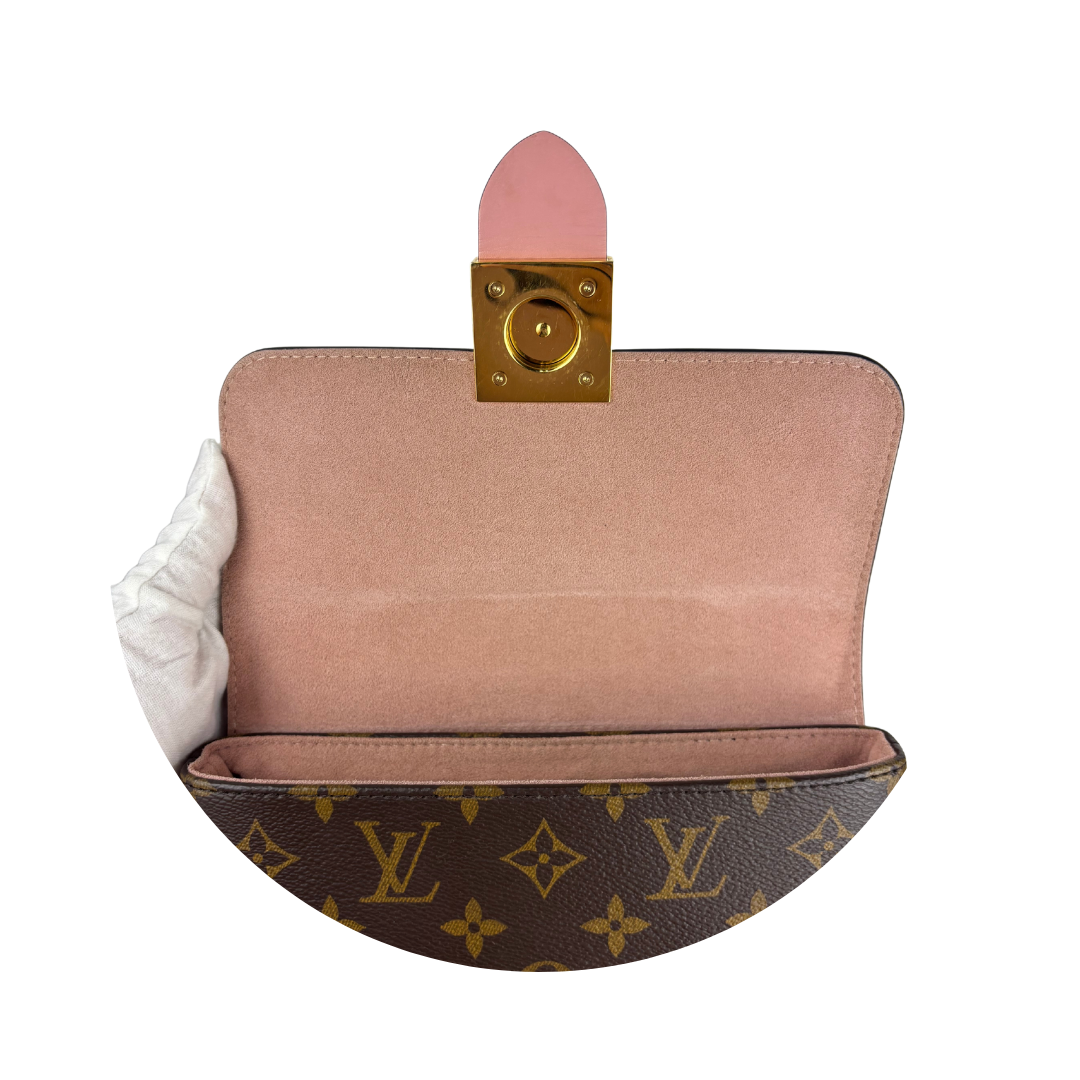Louis Vuitton Monogram Locky BB