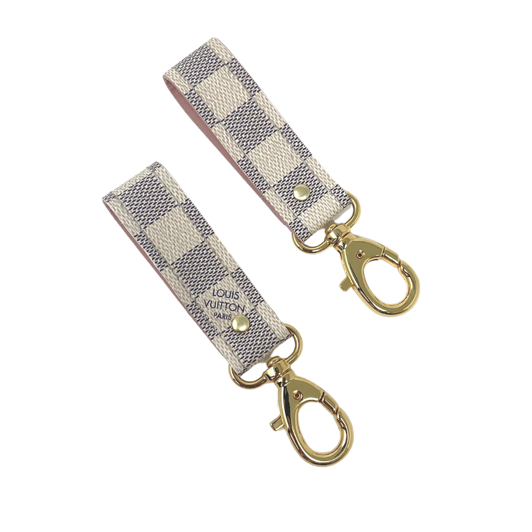 Used louis sales vuitton keychain