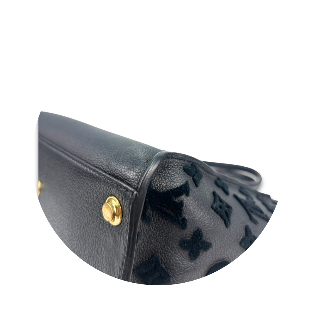 Louis Vuitton Black On My Side MM