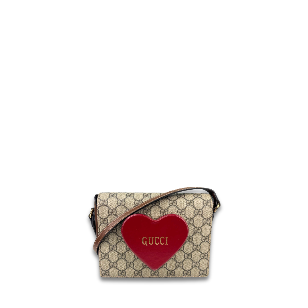 Gucci Supreme Script Logo Heart Wallet on Chain