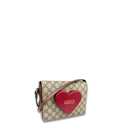 Gucci Supreme Script Logo Heart Wallet on Chain