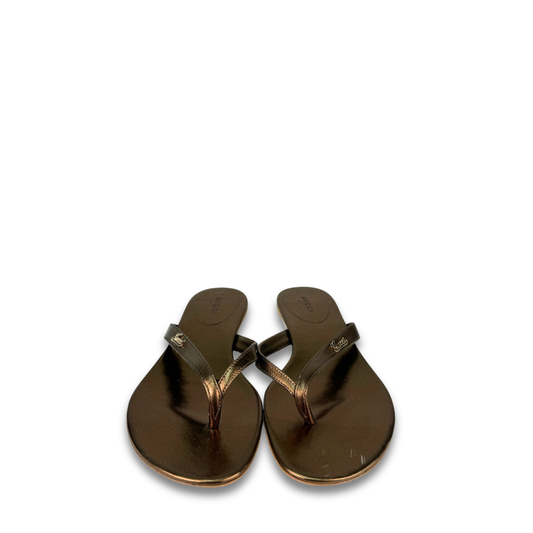 Gucci Gold Leather Flip Flops - Size 38.5