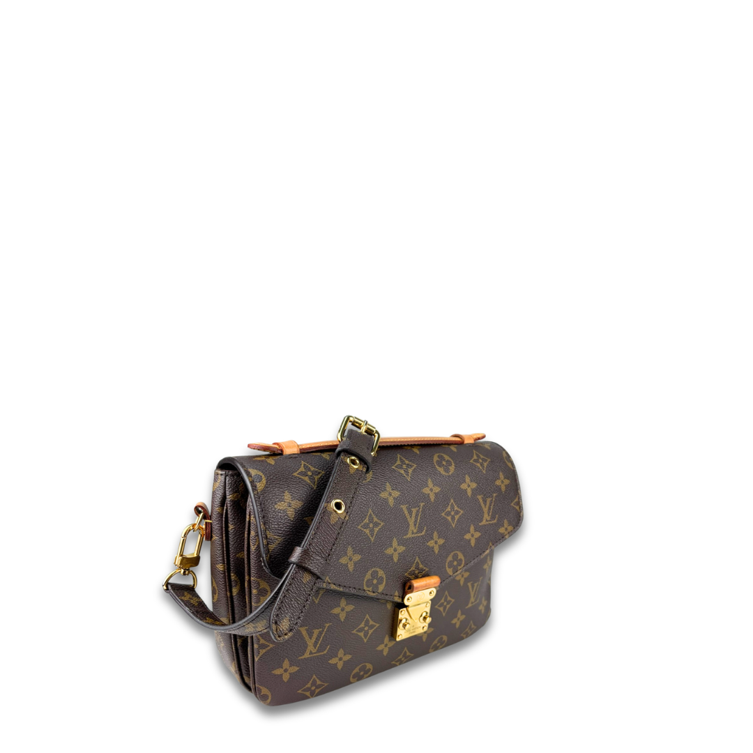Louis Vuitton Monogram Pochette Metis