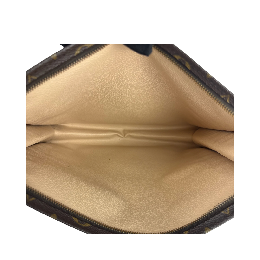 Louis Vuitton Monogram Toiletry 26