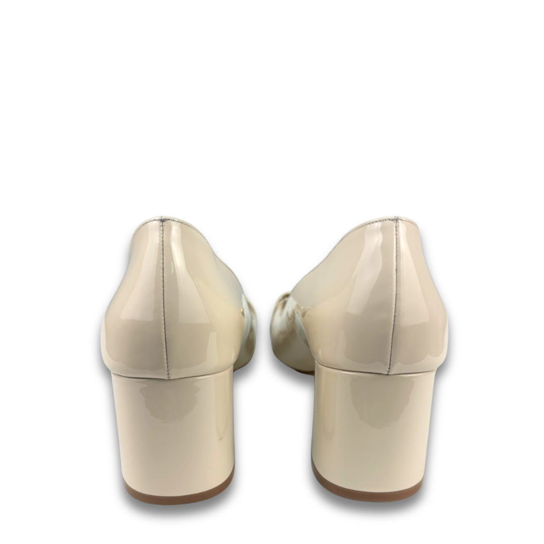 Ferragamo White Gancini Pumps-Size 10