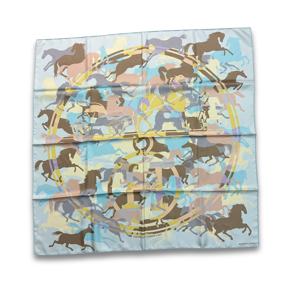 Hermès Ex-Libris en Camouflage Scarf