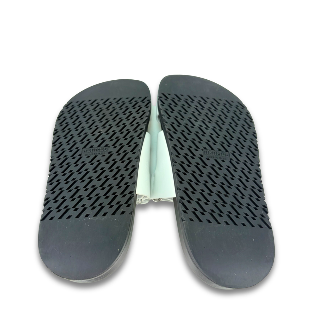 Hermès White Chypre Sandals - Size 39