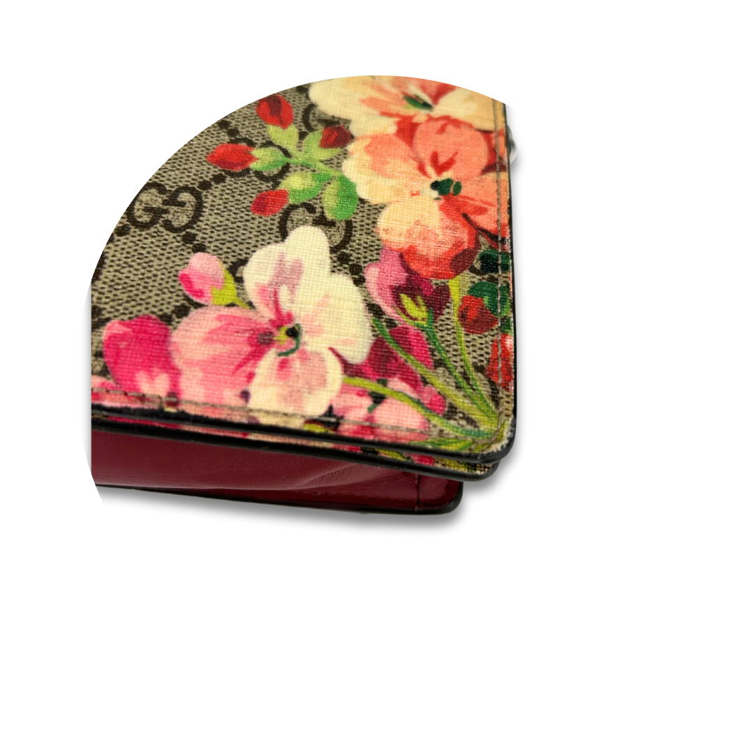 Gucci Dry Rose Blooms Supreme Chain Wallet