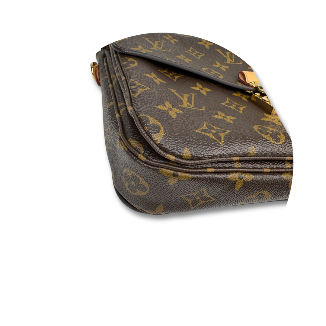 Louis Vuitton Monogram Pochette Métis