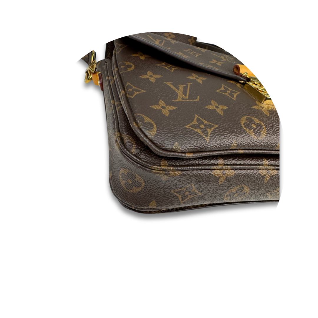 Louis Vuitton Monogram Pochette Métis