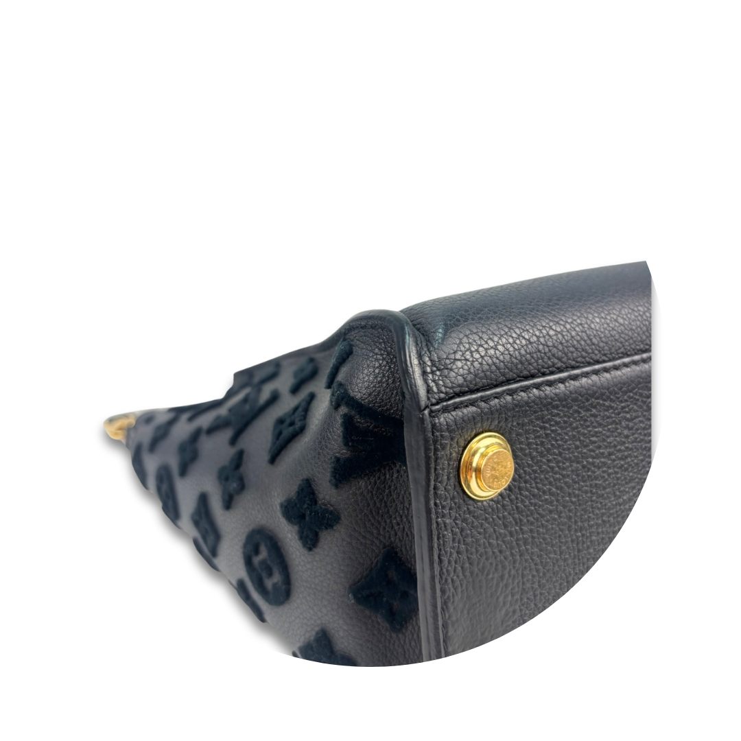 Louis Vuitton Black On My Side MM