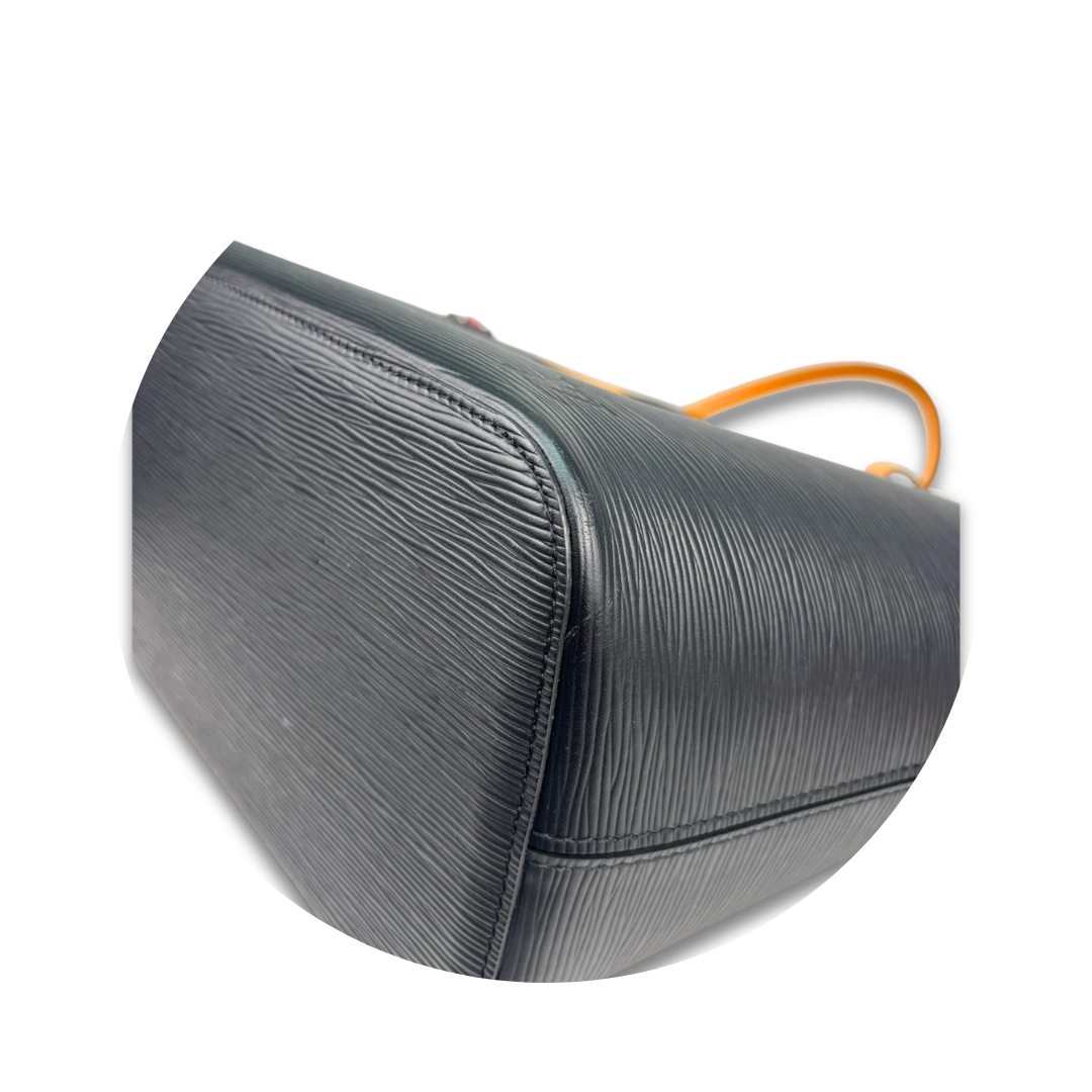 Louis Vuitton Black Epi Leather Neverfull MM