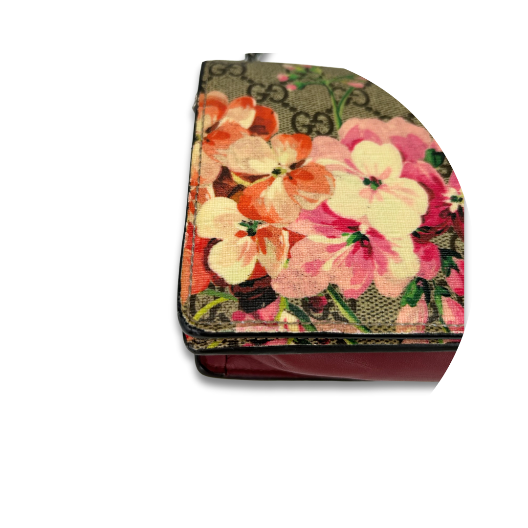 Gucci Dry Rose Blooms Supreme Chain Wallet