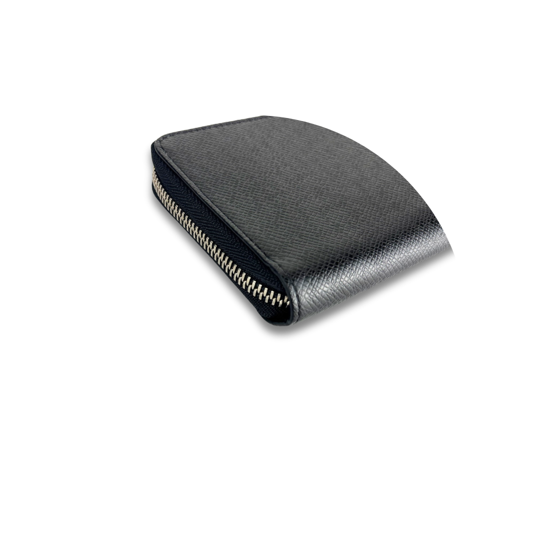 Louis Vuitton Taiga Zippy Wallet